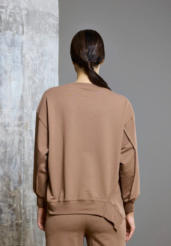 Thouq Asymmetric Hemline Extended Side Seam Sweatshirt
