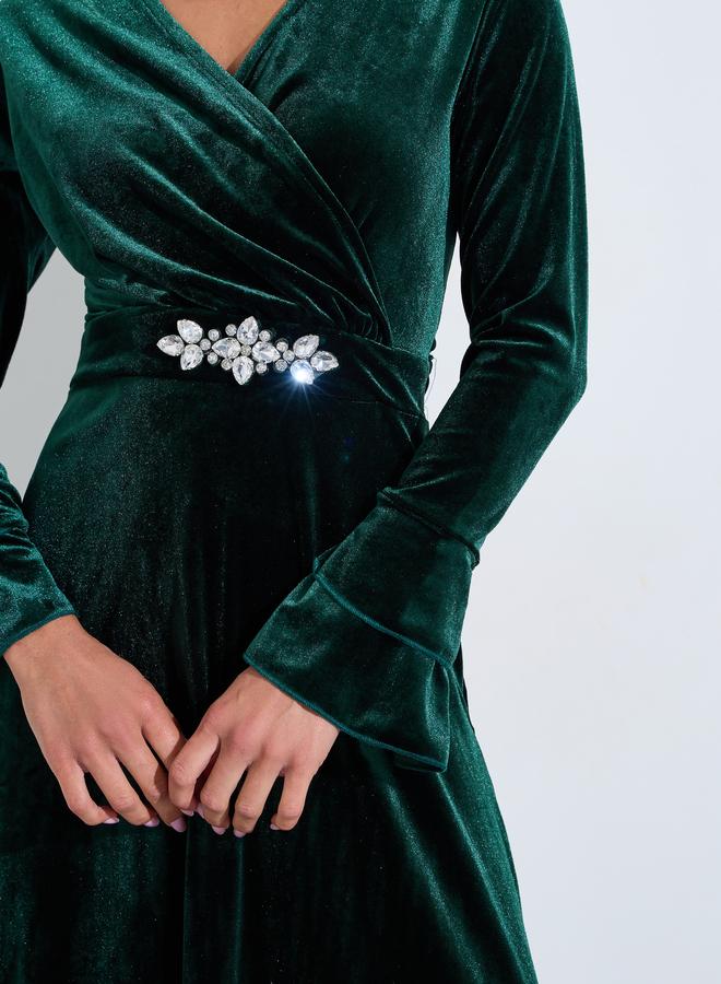 Styli Green Velvet Rhinestone Embellished Waist A-Line maxi Dress - Image 4