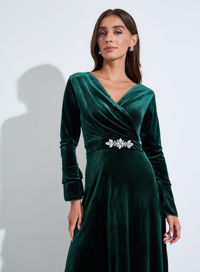 Styli Green Velvet Rhinestone Embellished Waist A-Line maxi Dress - Image 2