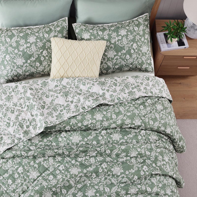 BLOOMHAVEN Quilt Set Queen Size, Green Floral Quilt Sets, Reversible Bedspread Lightweight and Breathable for All Seasons, Soft Quilted Bedspread with 2 Pillow Shams - Image 5