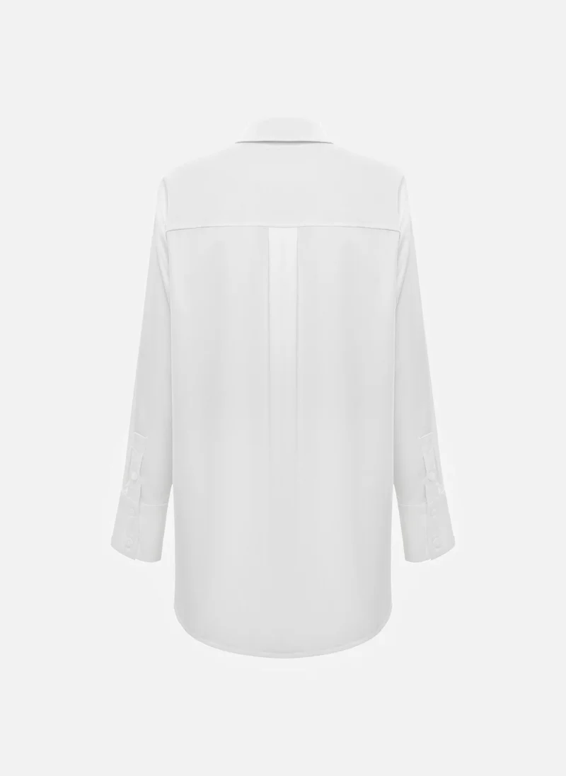 Lichi Straight cut shirt with triangular collar
