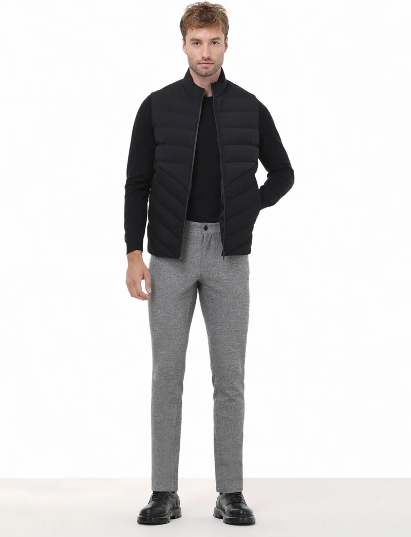 كيب Black Striped Woven Slim Fit Casual Cotton Blend Trousers