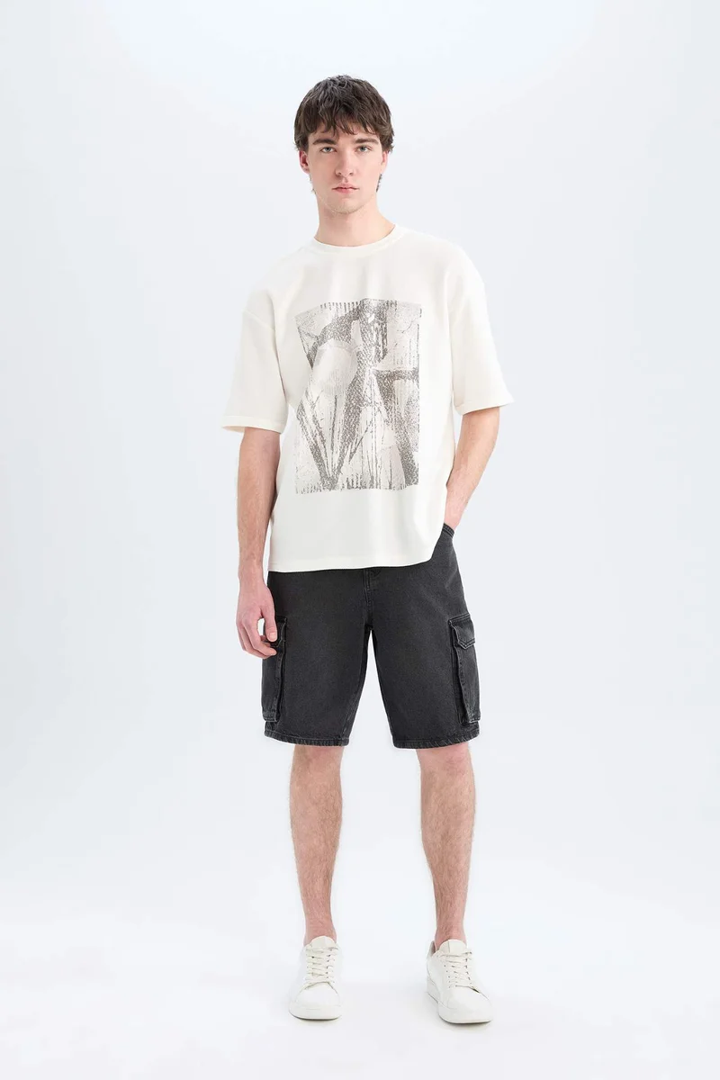 ديفاكتو Boxy Fit Crew Neck Short Sleeve T-Shirt