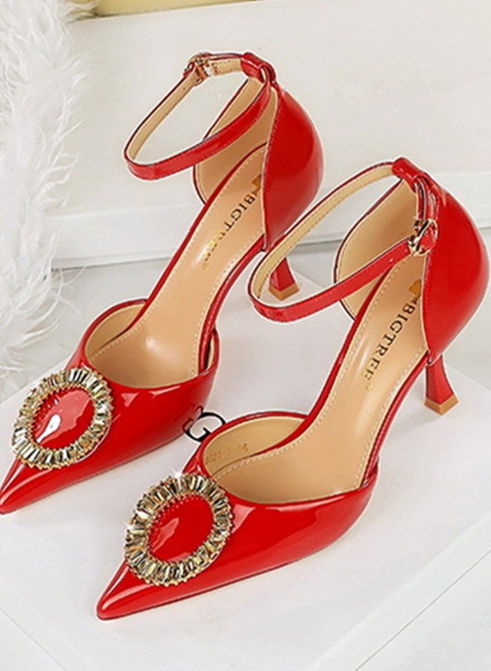 بيج تري جلد براءة اختراع المرأة مغلق إصبع القدم الكعب العالي مع أحزمة الكاحل مضخات الأحمر 8CM - Image 1