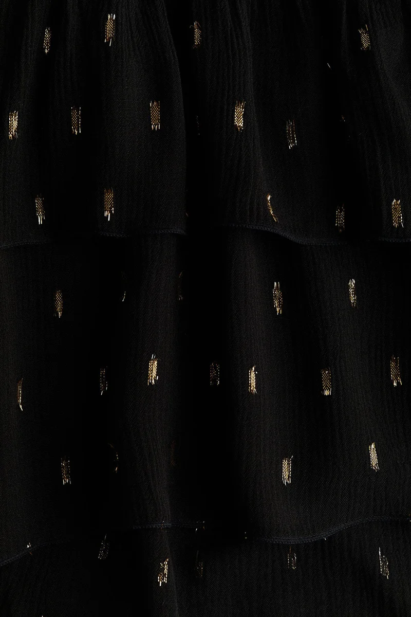 اتش اند ام فستان بتفاصيل مرنة ومجعدة مع كشكش على الأطراف