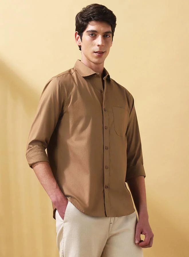 دينيس لينغو قميص رجالي بوبلين بني سادة بأزرار بقصة عادية