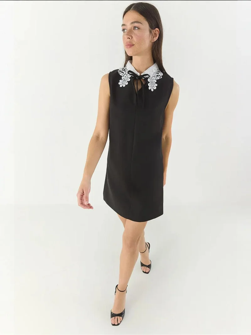 آزرز فستان ميدي من الكريب مع إغلاق بأزرار