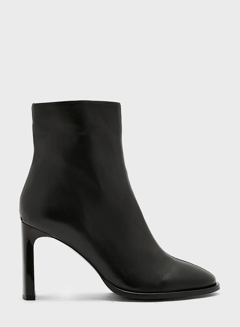 CALVIN KLEIN Curved Stil Ankle Boots