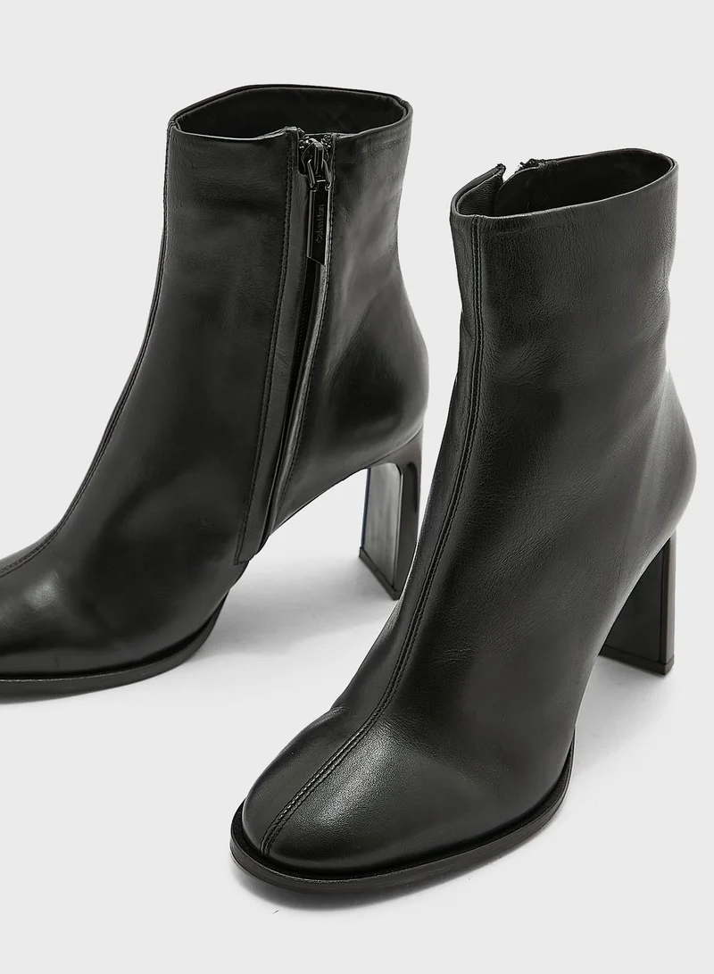 CALVIN KLEIN Curved Stil Ankle Boots