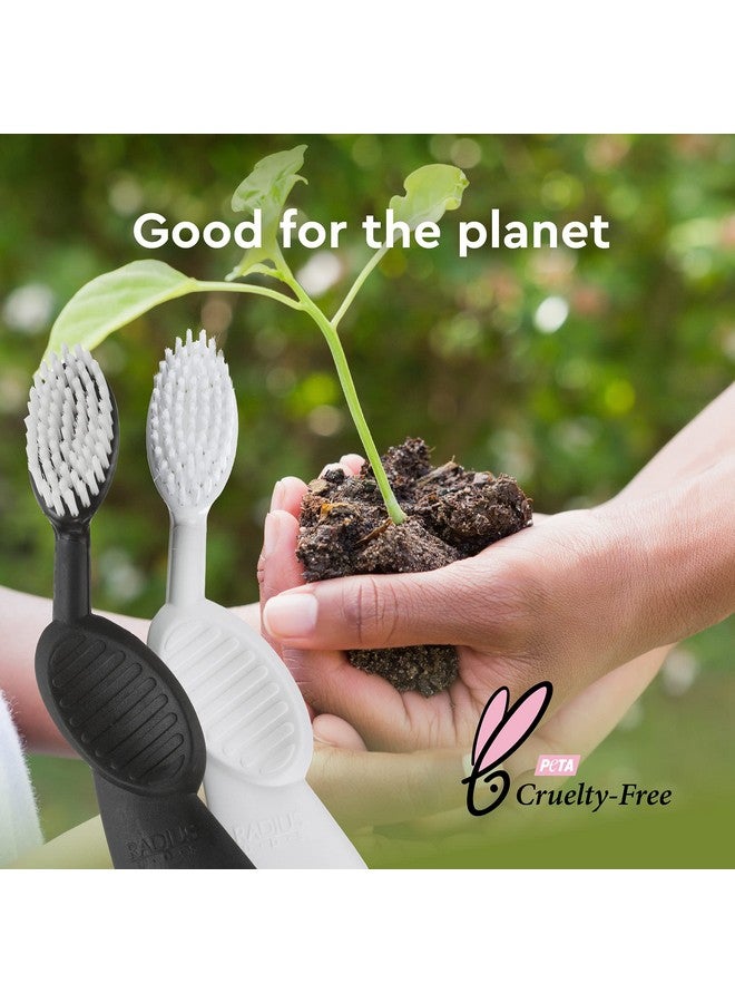 راديوس فرشاة أسنان RADIUS Flex بشعيرات ناعمة، خالية من مادة BPA ومعتمدة من جمعية طب الأسنان الأمريكية (ADA)، مصممة لتحسين صحة اللثة وتقليل المشاكل - لليد اليمنى - لون بطيخ/أبيض - عبوة من قطعة واحدة - Image 5