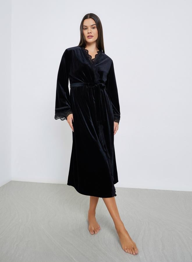 ستايلي ان وايند مجموعة من 2 قميص نوم مخملي مع روب بتفاصيل دانتيل - Image 2