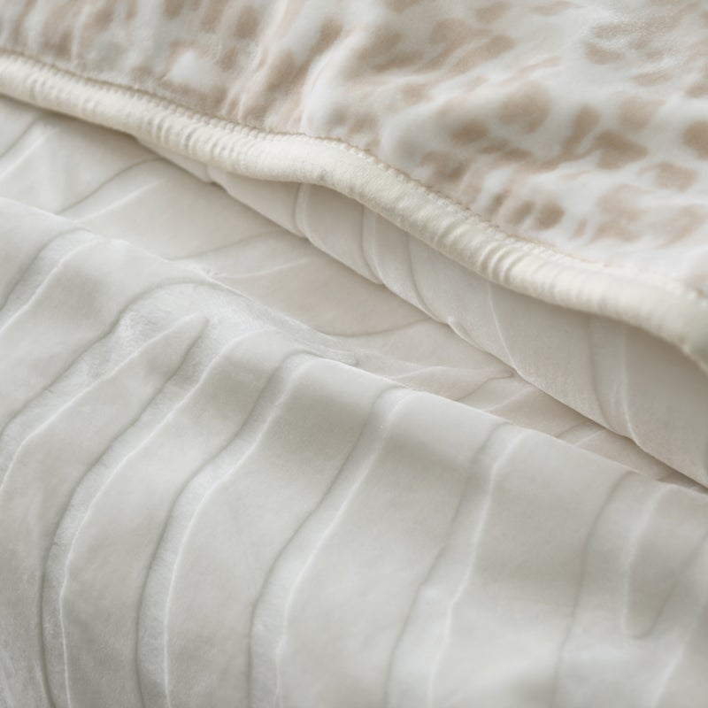 MORANO بطانية مورانو ميراچ موديل Waves 220 x 240 سم قابلة للعكس 2-طبقة فاخرة من البوليستر مع وزن للنعومة والدفء، راحة منزلية أنيقة - Image 2