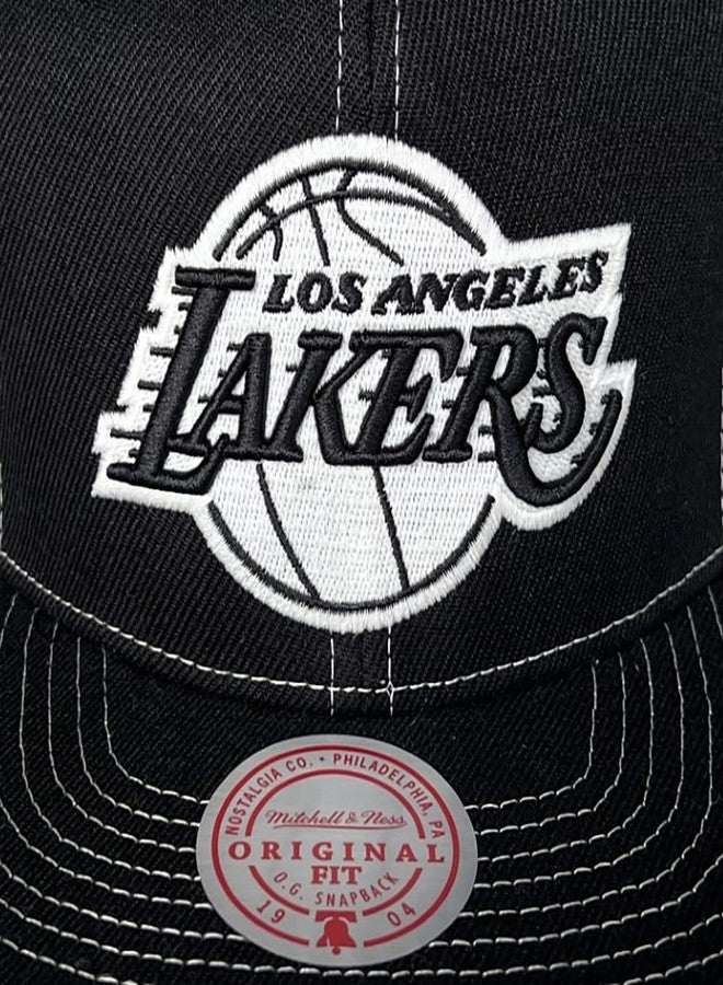 ميتشل آند نيس قبعة ميتشل آند نيس لوس أنجلوس ليكرز البيضاء على السوداء المتوهجة، قابلة للتعديل، سوداء، مقاس واحد - Image 2