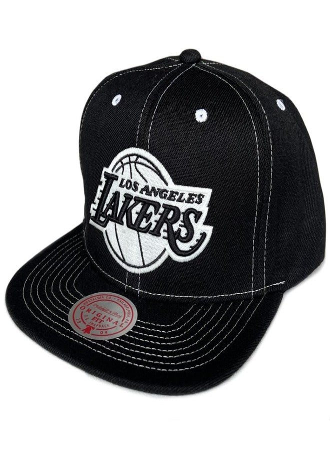 ميتشل آند نيس قبعة ميتشل آند نيس لوس أنجلوس ليكرز البيضاء على السوداء المتوهجة، قابلة للتعديل، سوداء، مقاس واحد - Image 1
