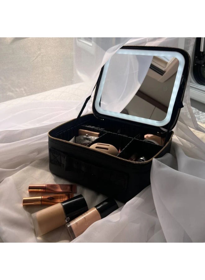 Makeup bag with lighting