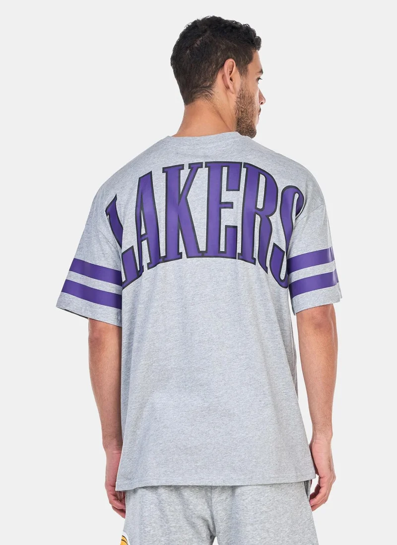نيو ايرا Men's NBA Los Angeles Lakers Arch Graphic T-Shirt