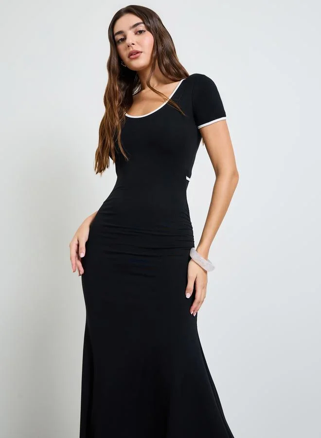 ستايلي Black Short Sleeve Fit and Flare Maxi Dress