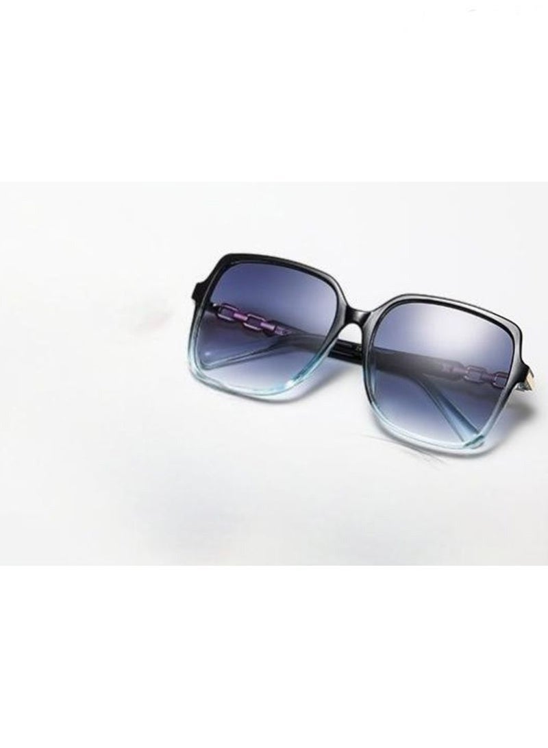Square Sunglasses Women and men , Fashion Unique Temples Design Women abd men Sun Glassess, for Women and men Oversize Ladies Eye Sunglass, UV400 Protection Shades for Travel Daily Eyewear,Trendy metal hollow out eyeglass legs design sunglasses. - Image 3
