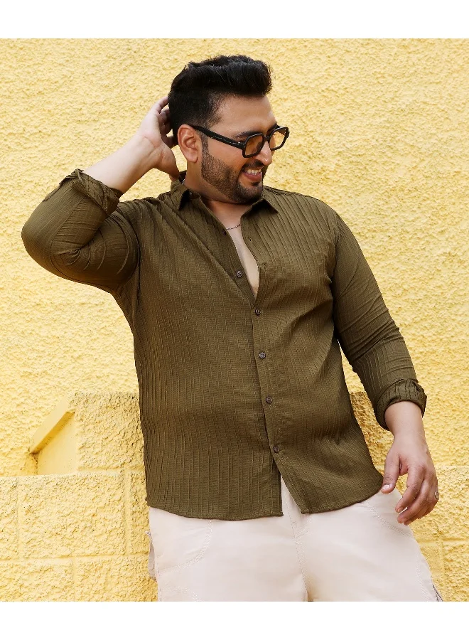 انستافاب بلس قميص مخطط ذاتي التصميم باللون الأخضر الزيتوني للرجال