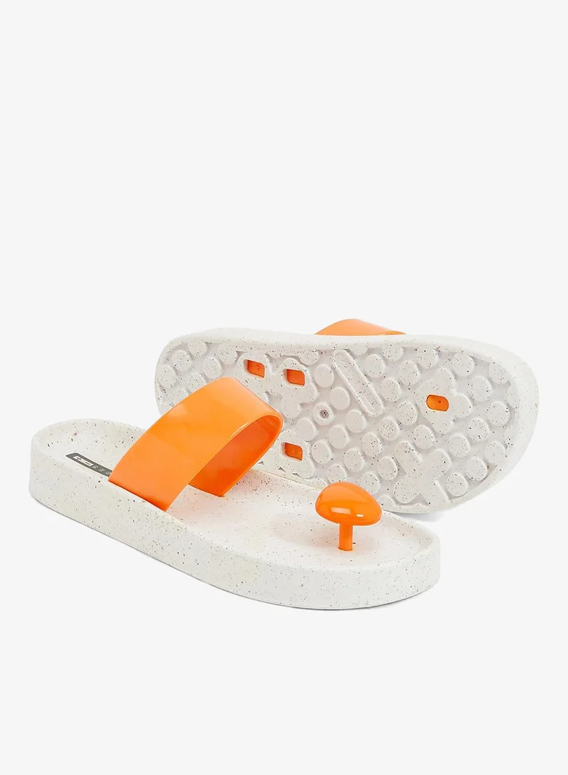 فويسيز صنادل نسائية بنعل مانع للانزلاق وحزام ملون - أبيضبرتقالي