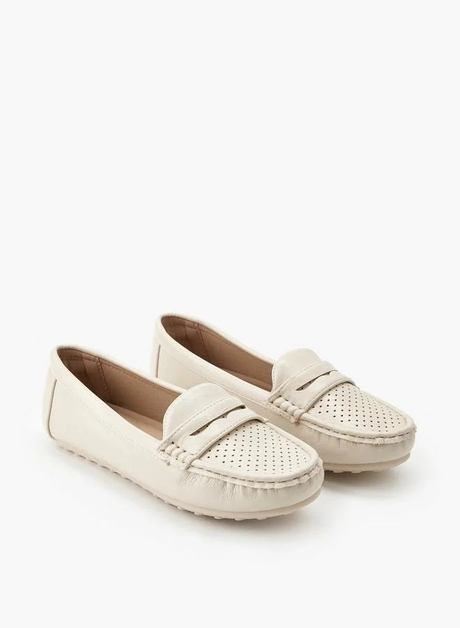 لو كونفورت Women Perforated Detail Pebble Sole Loafers