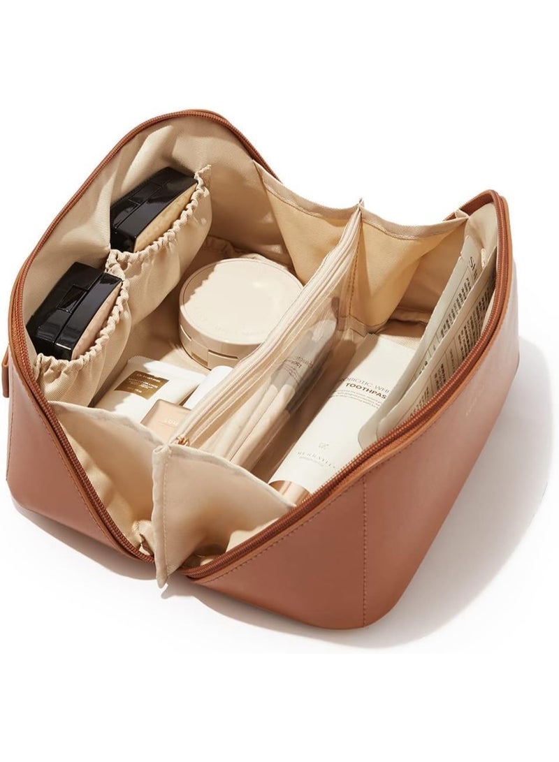 حقيبة ماكياج السفر ، حقيبة ماكياج المرأة ، حقيبة ماكياج مسطحة مفتوحة ، مع مقصورات ومرافقة ، تصميم سهل الوصول ، ومقاوم للماء محمول ، بني - Image 1
