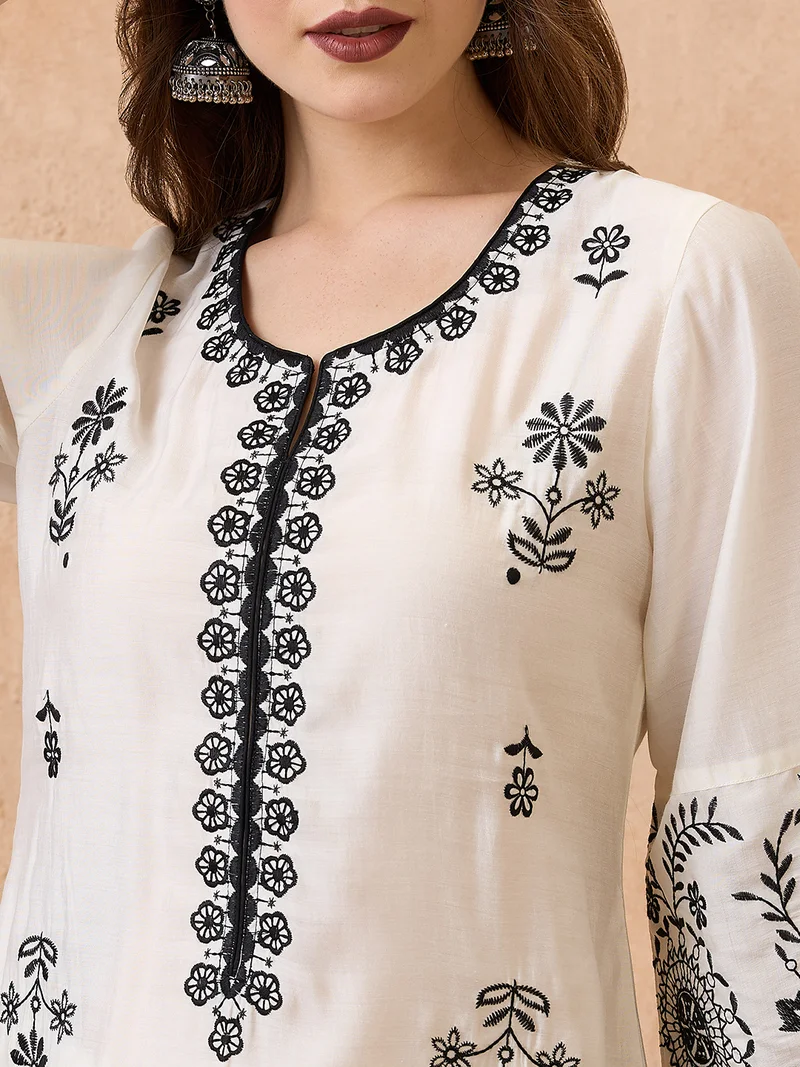 globus Women Scalloped Hem Bell Sleeves Floral Embroidered Kurta & Straight Pants Festive Set