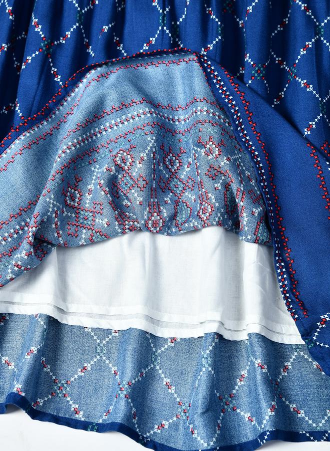 بيلا مودا فستان قطن بطبعات شاملة وحواف دانتيل وأكمام ثلاثة أرباع من بيلا مودا - Image 5