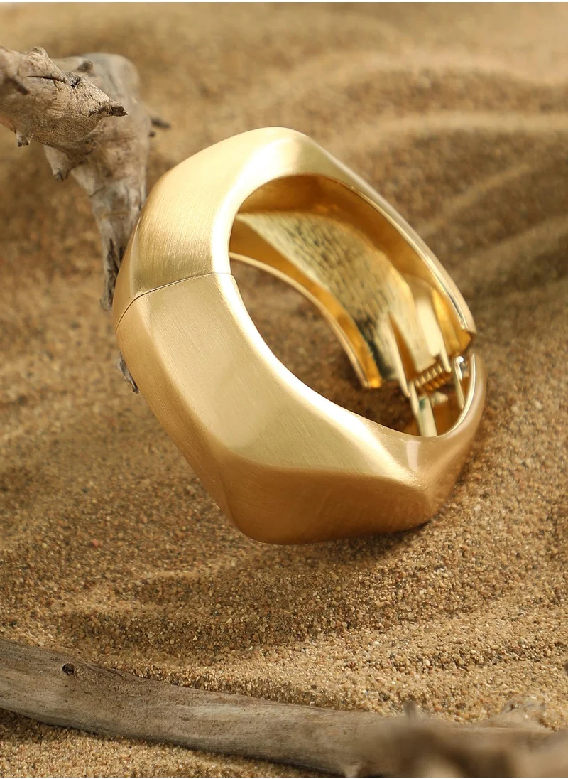SOHI Women's The Hammered-Curve Bangle Bracelet