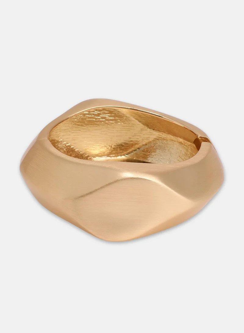 سوهي Women's The Hammered-Curve Bangle Bracelet