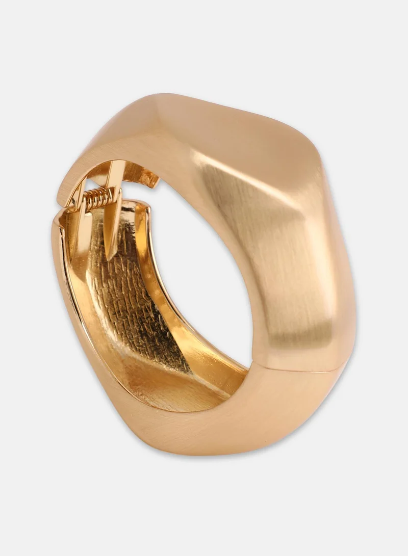 سوهي Women's The Hammered-Curve Bangle Bracelet