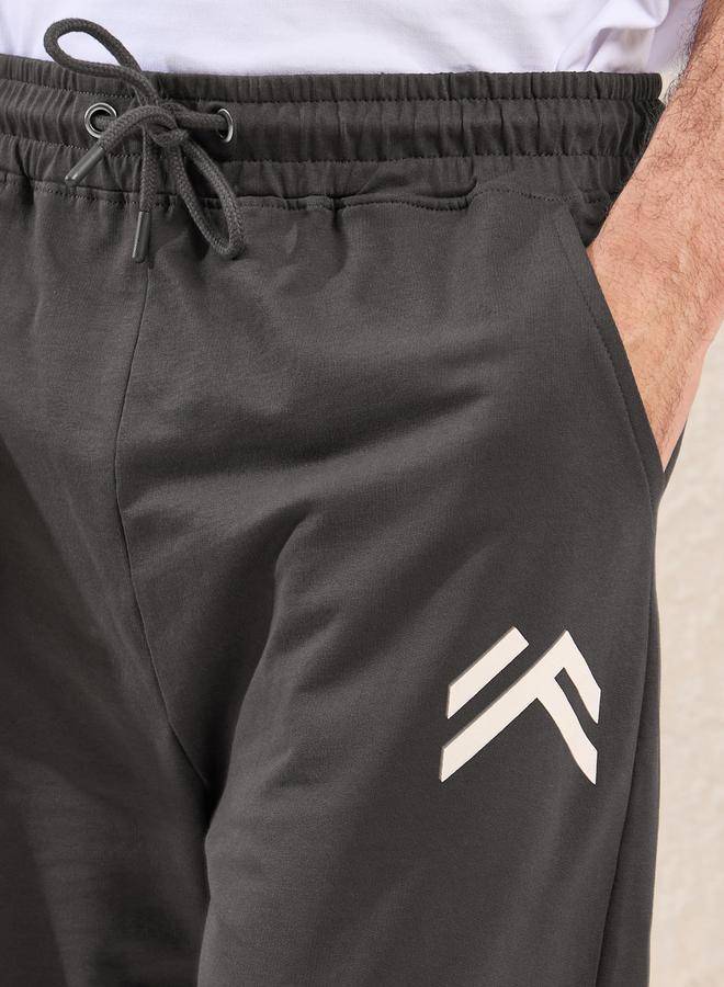 ستايلي بنطلون جوجر واسع بخصر متوسط وطبعة بسيطة - Image 3