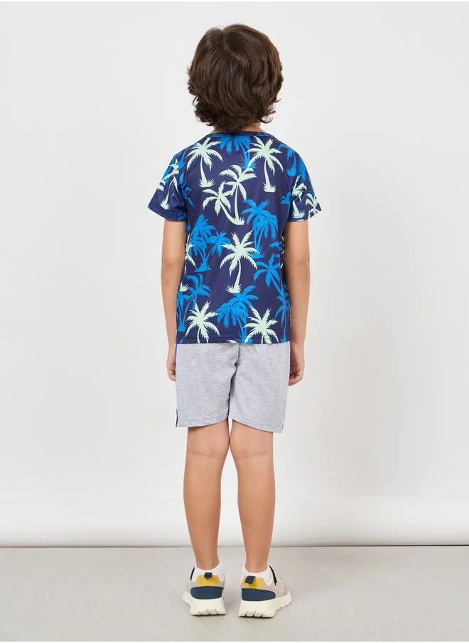 ستايلي Tropical Print T-Shirt & Side Seam Shorts Set