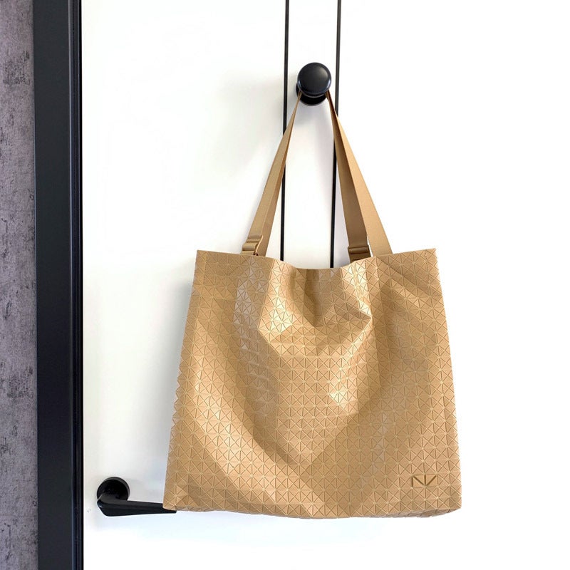 Original Autumn New Geometric Tote Bag Silicone Rhombic Large Capacity Shopping Bag Shoulder Handbag Women'S Travel Bag - Image 1