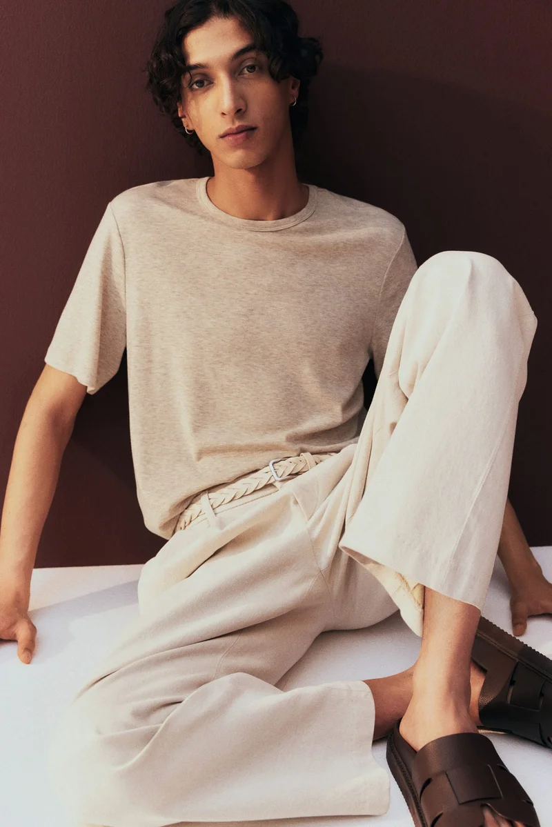 اتش اند ام تي-شيرت من مزيج لايوسيل بقصة عادية