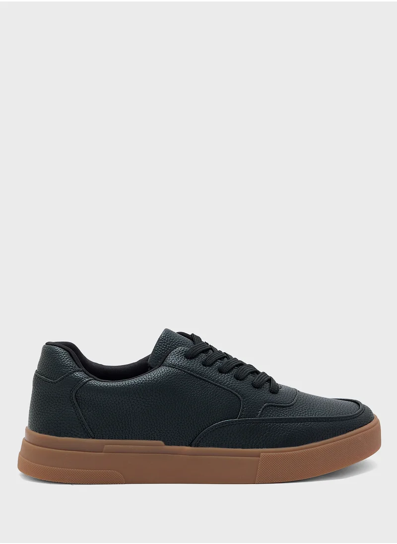 Robert Wood Casual Sneakers