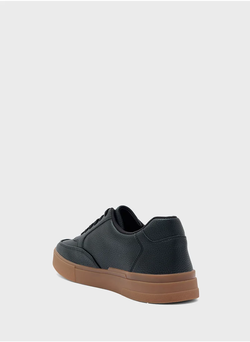 Robert Wood Casual Sneakers