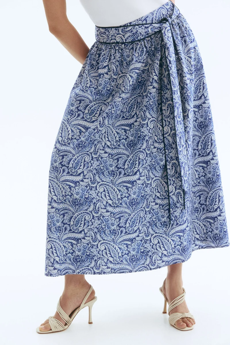 اتش اند ام تنورة بوبلين مزينة بربطة