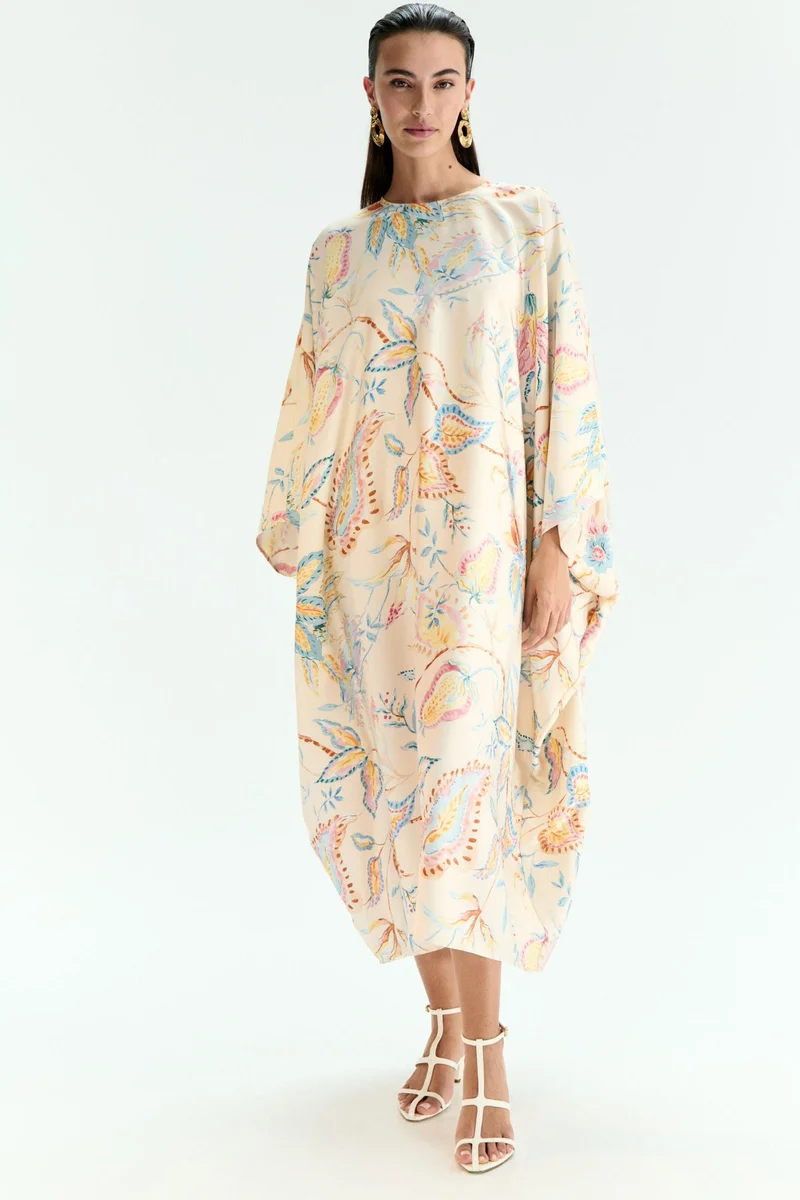 اتش اند ام فستان بتصميم قفطان من الساتان