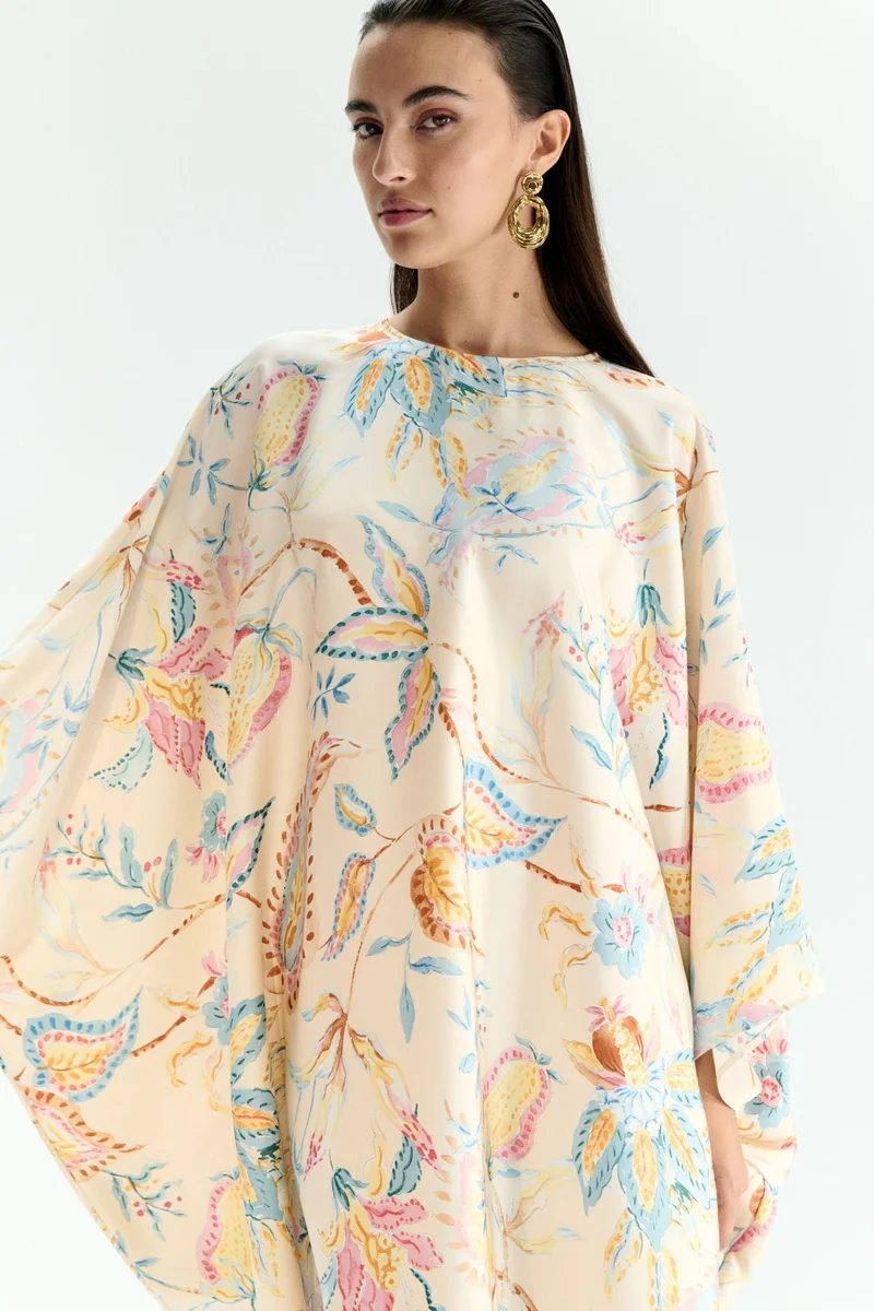 اتش اند ام فستان بتصميم قفطان من الساتان