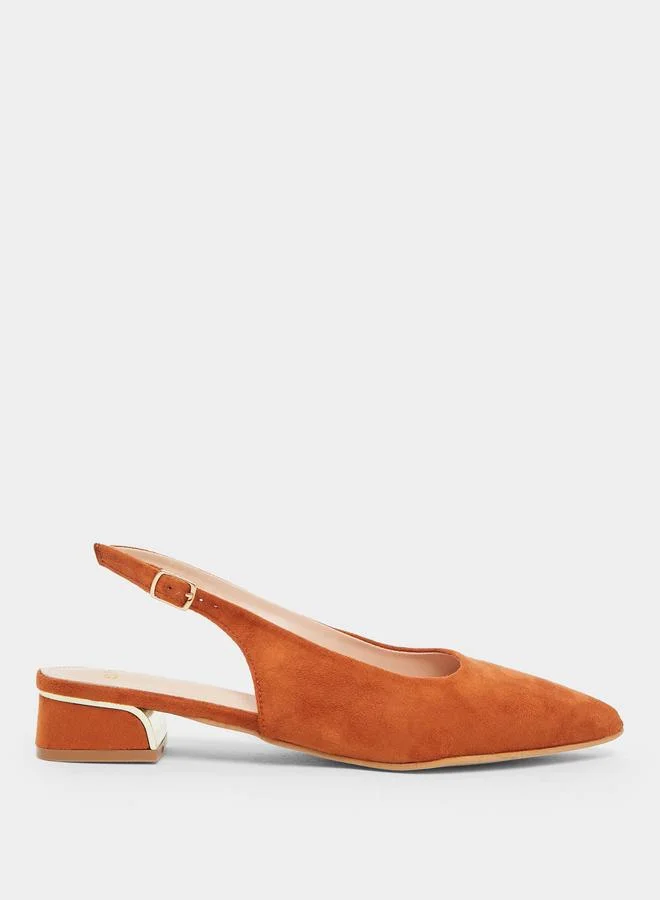 ستايلي حذاء شمواه بكعب عريض وسير خلفي