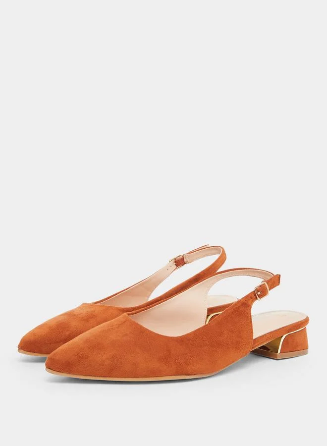 ستايلي حذاء شمواه بكعب عريض وسير خلفي