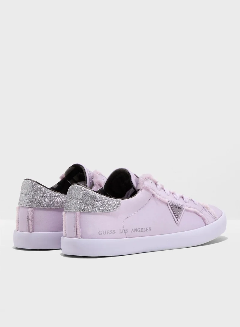 GUESS Tiger Low top Sneaker