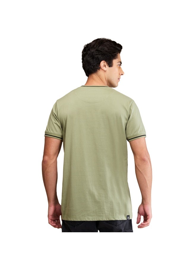Being Human تي شيرت رجالي بأكمام قصيرة و ياقة دائرية زيتوني - Image 3