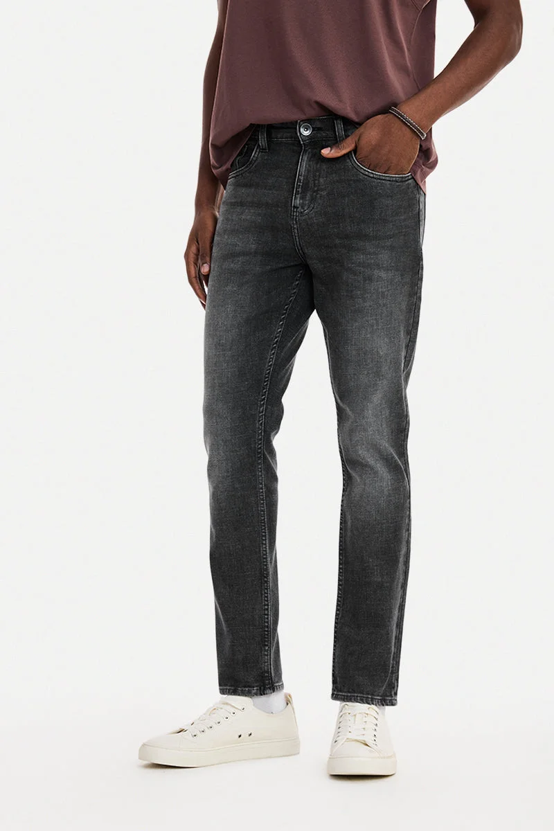 Black Solid Slim Fit Casual Jeans