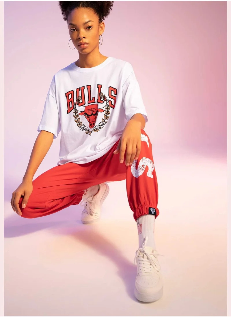 ديفاكتو Oversize Fit Short Sleeve Chicago Bulls Printed T-Shirt