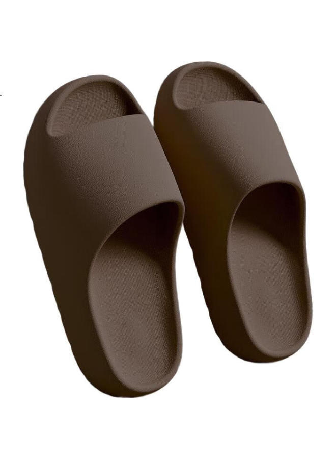 Scarecrow Coconut Slippers Unisex Indoor Outdoor Oversized Summer Couple Slippers Khaki 40-41 - Image 1