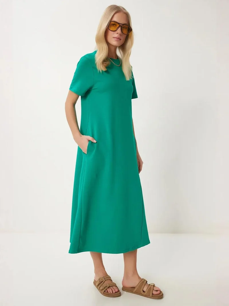 السعادة في إسطنبول ISTANBUL Midi Dress with Short Sleeves and Crew Neck