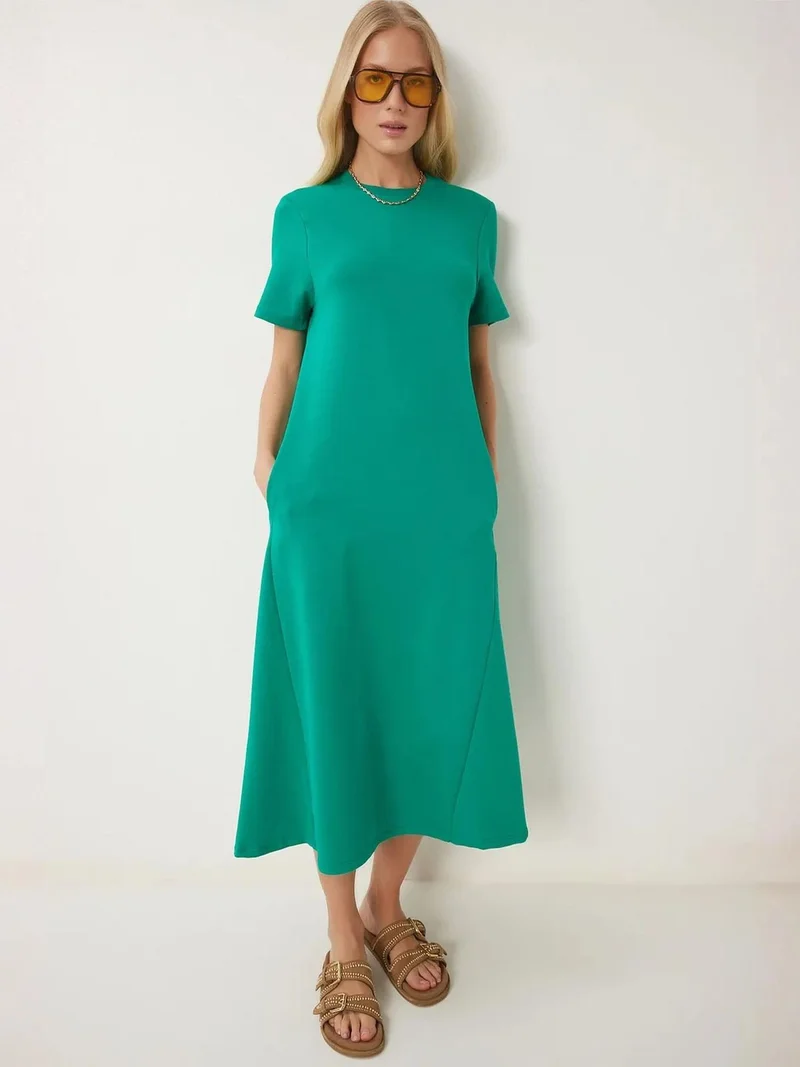 السعادة في إسطنبول ISTANBUL Midi Dress with Short Sleeves and Crew Neck