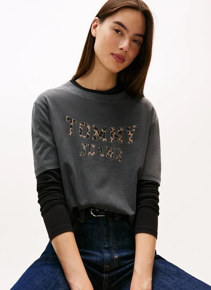 TOMMY JEANS  Graphic Crew Neck T-Shirt for Women | Best Price UAE